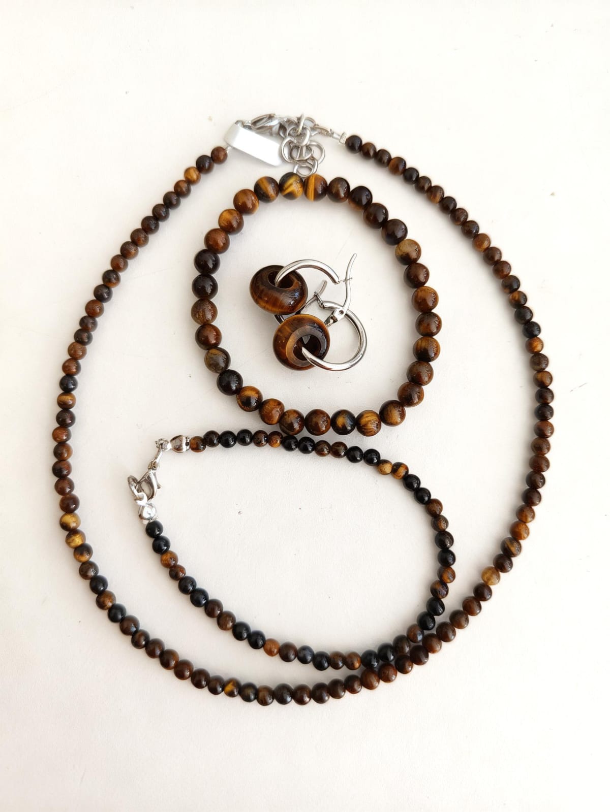 Gargantilla,pulseras,aros en piedras
